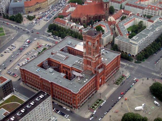 Красная ратуша (Rotes Rathaus)