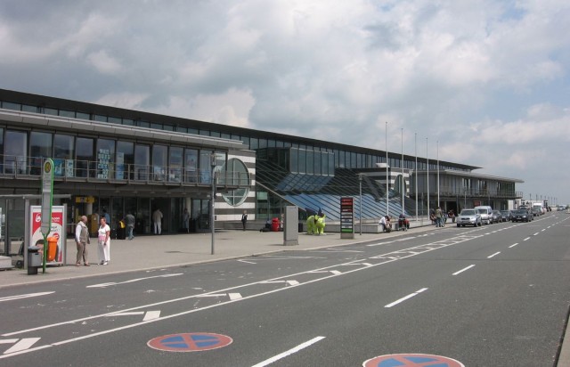 Аэропо́рт До́ртмунд (Flughafen Dortmund, официальное название Dortmund Airport 21)