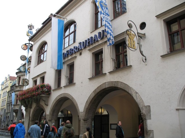 Пивная Хофбройхаус (Hofbrauhaus) в Мюнхене