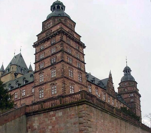 Замок Йоханнесбург (Schloss Johannisburg)
