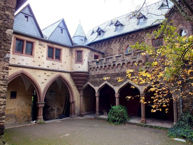 Замок Ланек (Burg Lahneck)