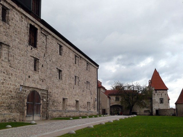 Замок Бургхаузен (Burg zu Burghausen)