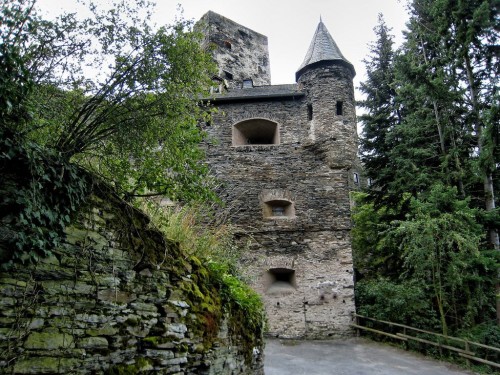 Замок Гутенфельс (Burg Gutenfels) 