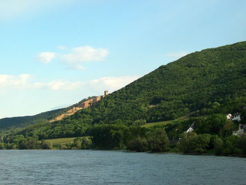Крепость Зоонек (Burg Sooneck)