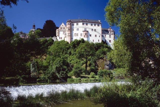 Замок Вайльбург (Schloss Weilburg)