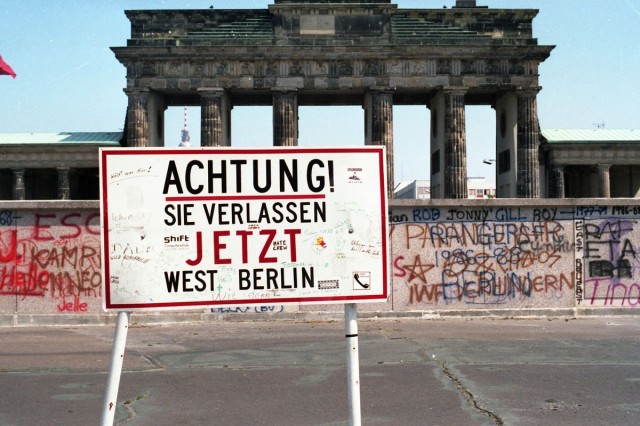 Берлинская стена (Berliner Mauer, официально Antifaschistischer Schutzwall)