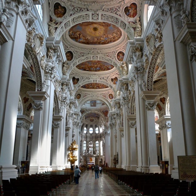 Интерьер Кафедрального собора Святого Стефана (Stefanskirche)