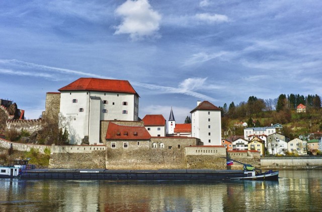 Нижний Замок  (Veste Niederhaus)