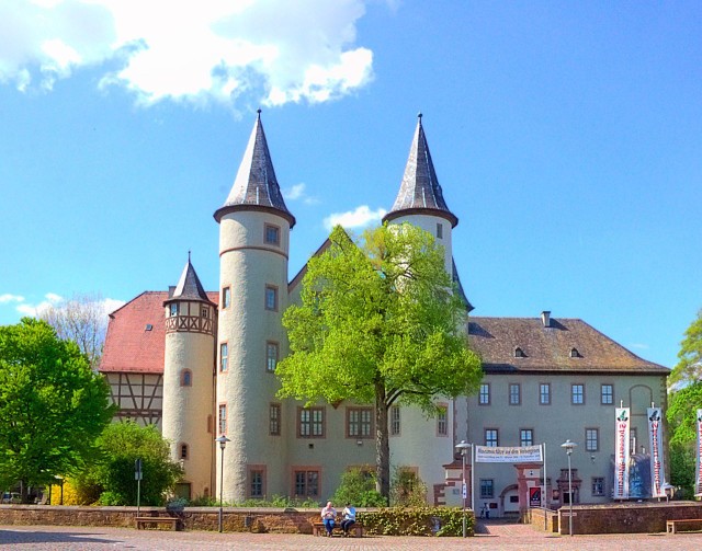 Замок города Лор-на Майне (Lohrer Schloss). Сейчас в нем находится музей (Spessartmuseum)