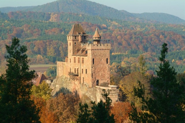 Замок Бервартштайн (Burg Berwabtstein)