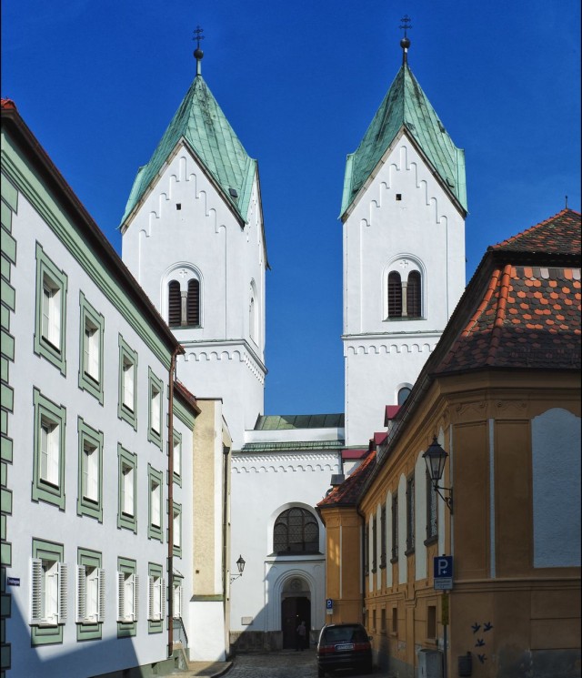 Монастырь Нидернбург (Kloster Niedernburg)