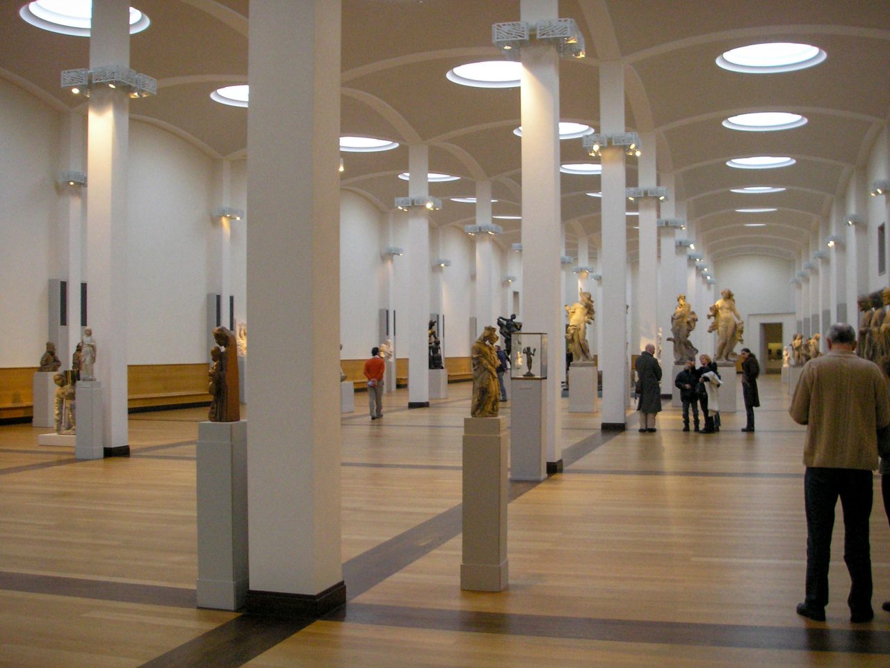 Главный зал картинной галереи