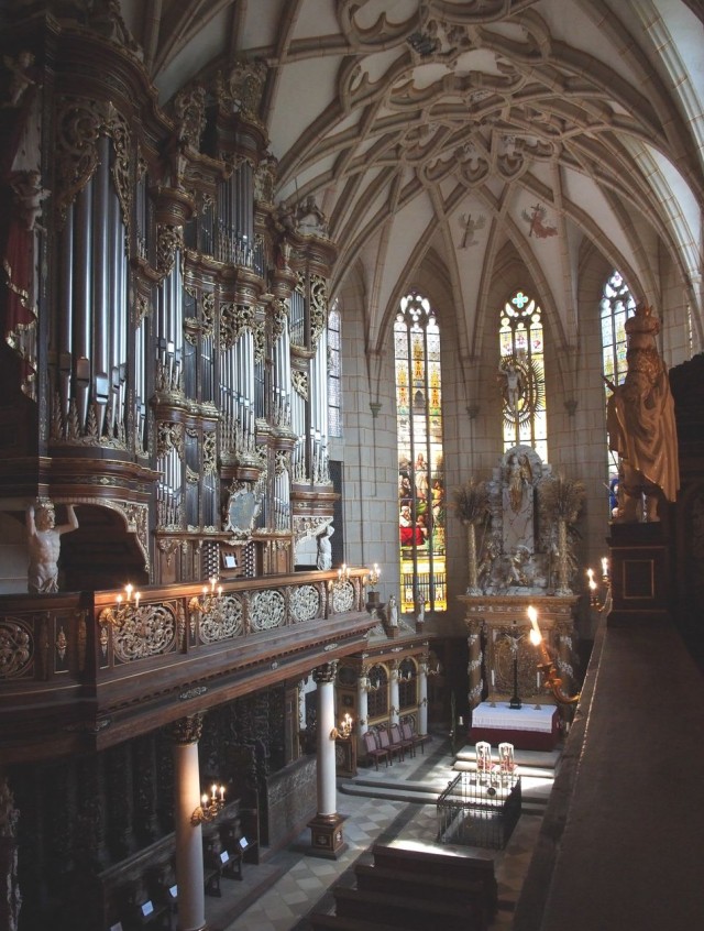 Церковный  барочный орган