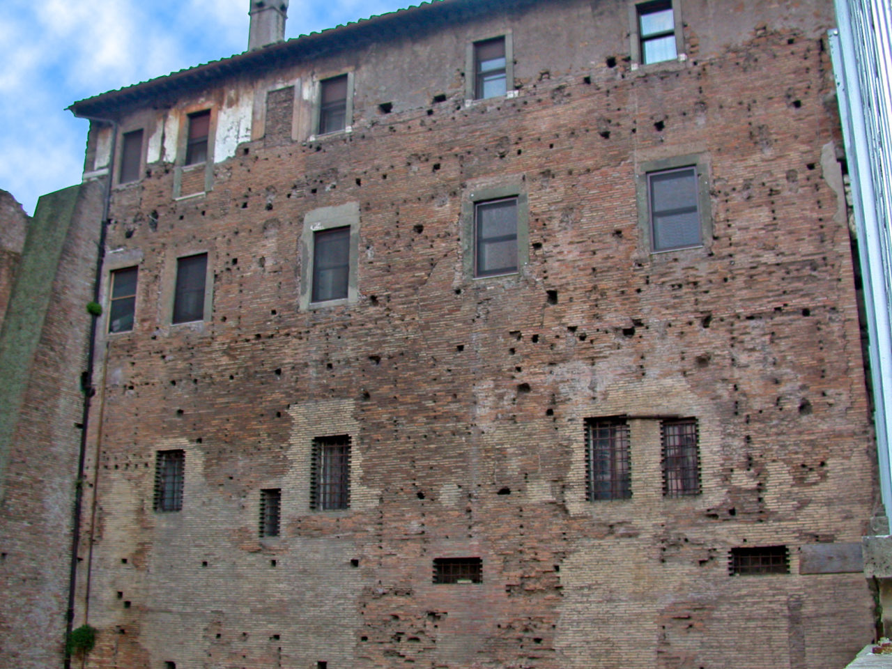 Стена форума, на которой был установлен мраморный план Рима