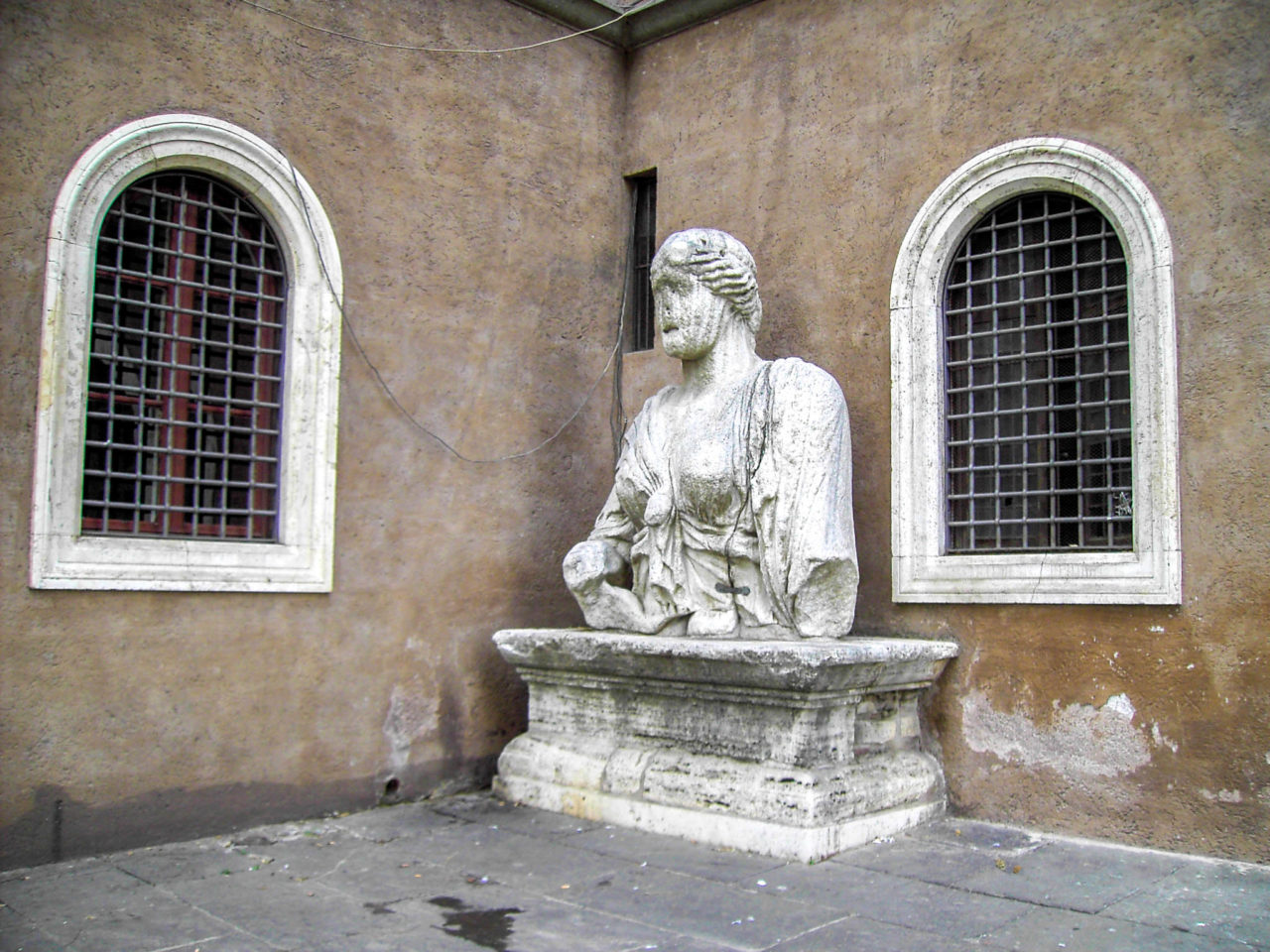 Скульптура Мадам Лукреция