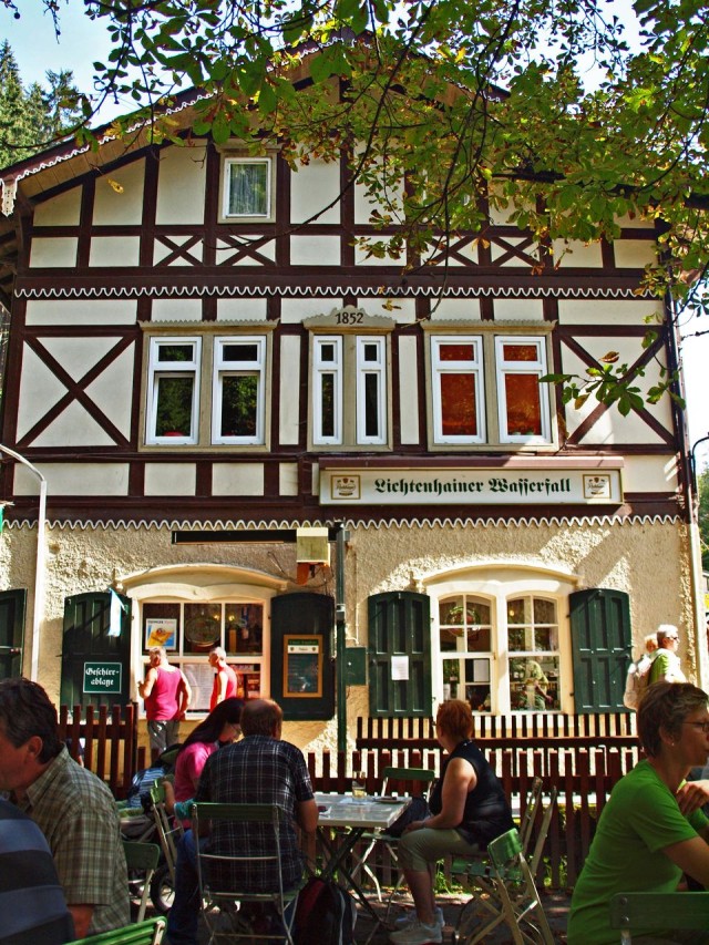 Ресторан рядом с Лихтенхайнским водопадом