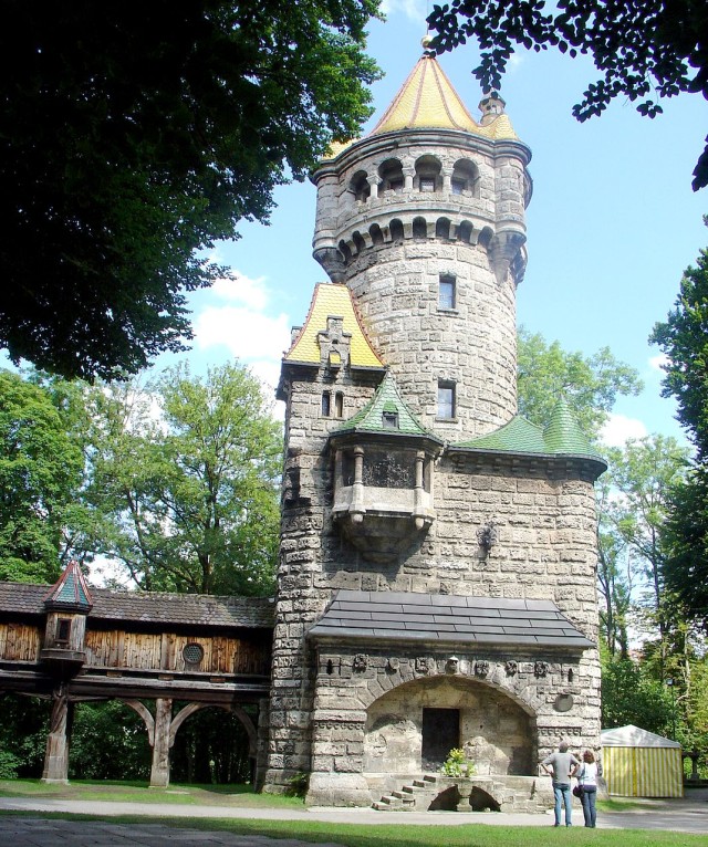 Материнская башня (Mutterturm)