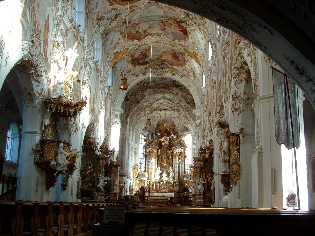 Церковь Рождества Богородицы (Pfarrkirche Mariä Geburt)