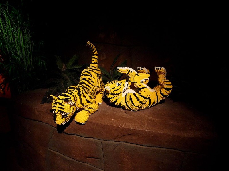 Тигрята из лего