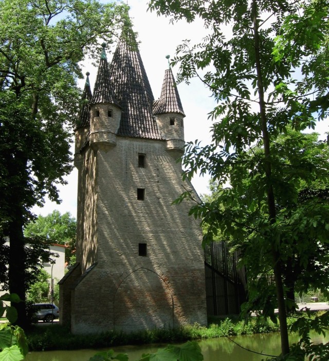 Башня Фюнфграттурм (Fünfgratturm)