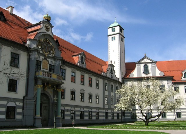 Бывшая епископская резиденция (Fürstbischöfliche Residenz)