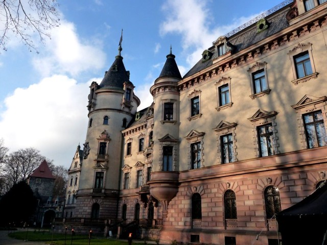 Замок и монастырь Св. Эммерам (Schloss und Kreuzgang St. Emmeram)