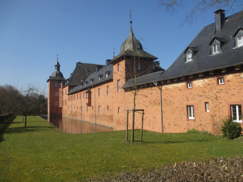 Замок Адольфсбург