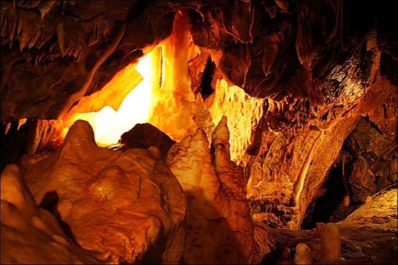 Сталактитовая пещера Атта