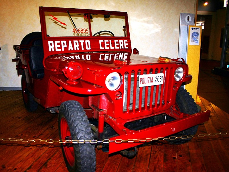 Музей государственного полицейского автотранспорта (Museo delle auto della Polizia di Stato)