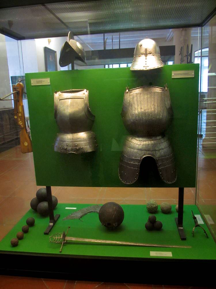 Оружейный зал музея в марбургском замке