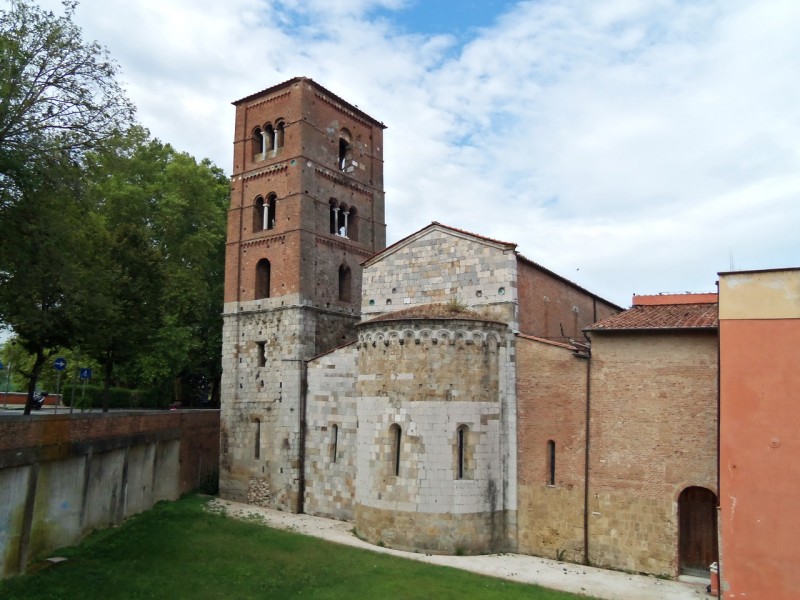 Колокольня церкви святого архангела Михаила босоногих (Chiesa di San Michele degli Scalzi)