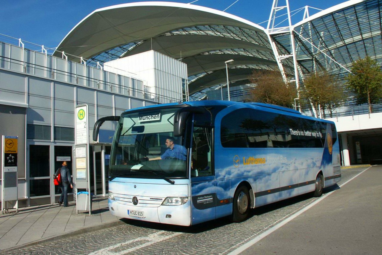 Автобус компании Lufthansa Airport Bus