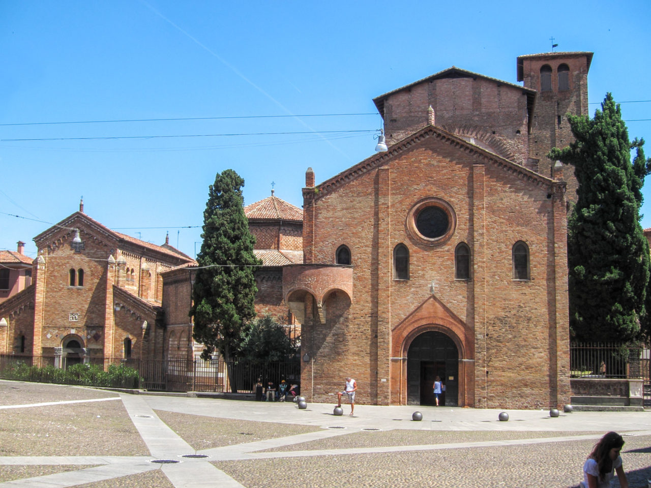 Санто-Стефано (Basilica di Santo Stefano) 