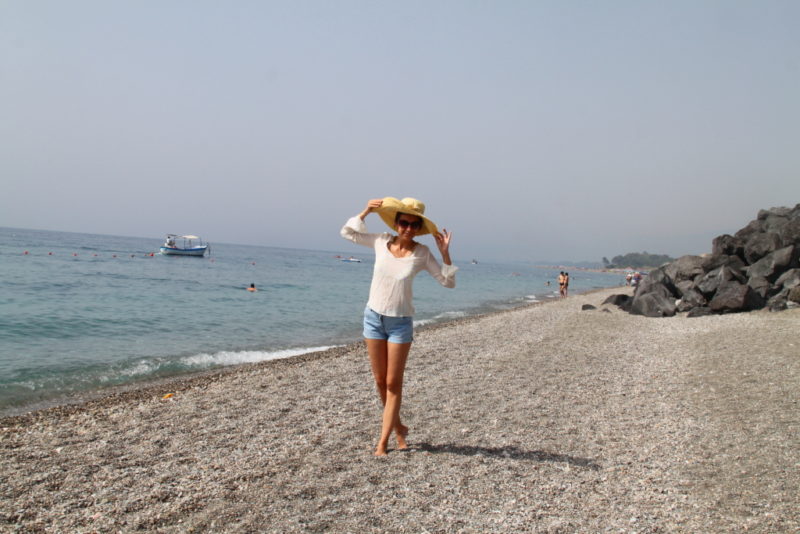 Пляж в Джардини-Наксос